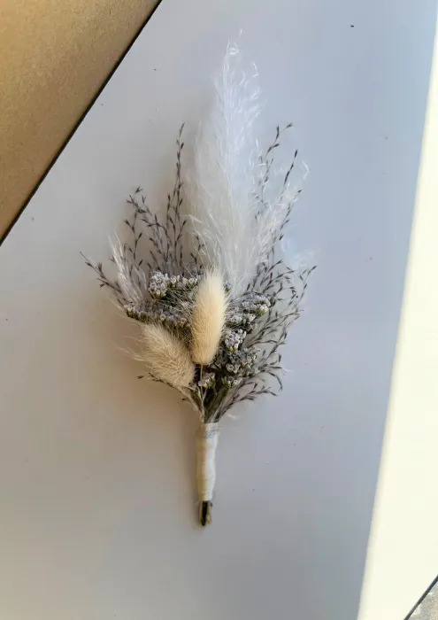 סיכת דש לחתן Feather