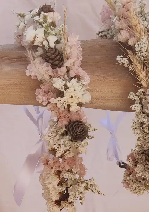 זר ראש אצטרובלים אפרסק