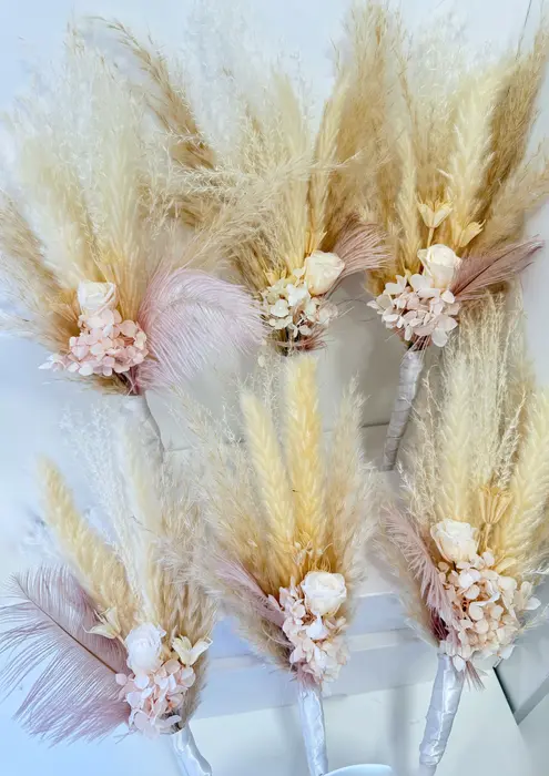 סט 6 זרים למלוות